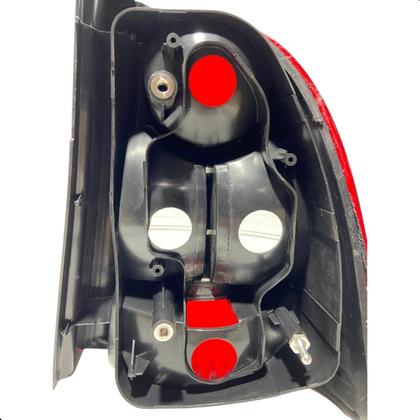 Imagem de Lanterna traseira fiat strada 2010 2011 2012 2013 esquerdo