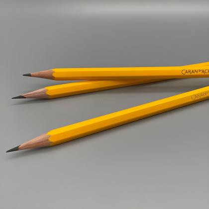 Imagem de Lápis Grafite Caran D'ache Hb Corpo Amarelo com Borracha Unidade
