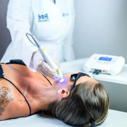 Imagem de Laserpulse Ibramed Portátil com Probe P7 LED Âmbar 590nm Bolsa de Transporte Reabilitação Estética