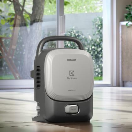Imagem de Lavadora de Alta Pressão Electrolux 1600PSI 1400W EasyWash com Engate Rápido (QWS1600)