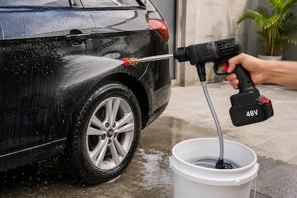 Imagem de Lavadora Lava Jato Portátil Alta Pressão Recarregavel Kit 2 Baterias 48V Com Maleta
