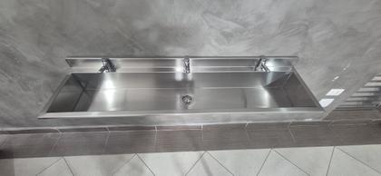 Imagem de Lavatório Coletivo Com 3 Torneiras 1,50m - Construinox