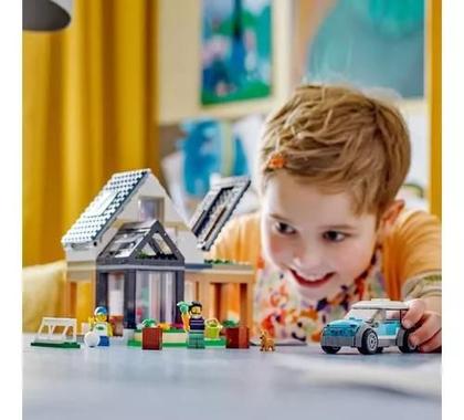 Lego 60398 City - Casa De Família Moderna E Carro Elétrico 462