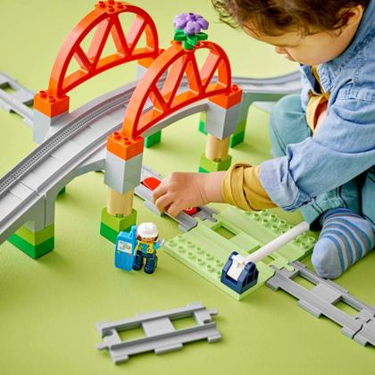 Imagem de Lego DUPLO Conjunto de Expansão de Ponte e Trilhos de Trem 10426