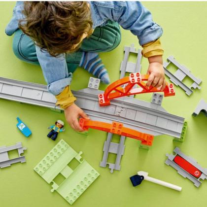 Imagem de Lego DUPLO Conjunto de Expansão de Ponte e Trilhos de Trem 10426