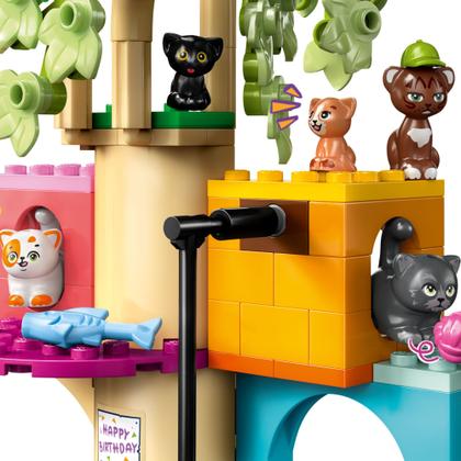 Imagem de LEGO Friends - Festa de aniversário de gato e casa na árvore