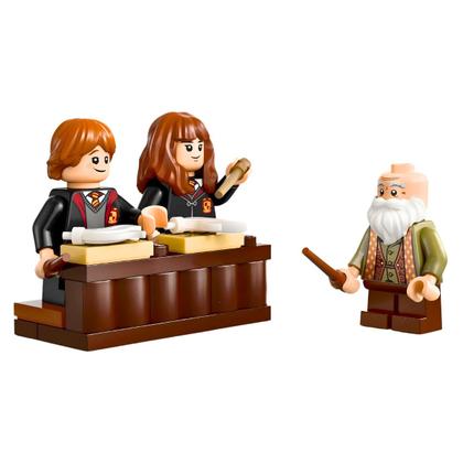 Imagem de Lego Harry Potter Castelo de Hogwarts Aula de Feitiços 76442