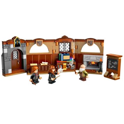 Imagem de Lego Harry Potter Castelo de Hogwarts Aula de Feitiços 76442
