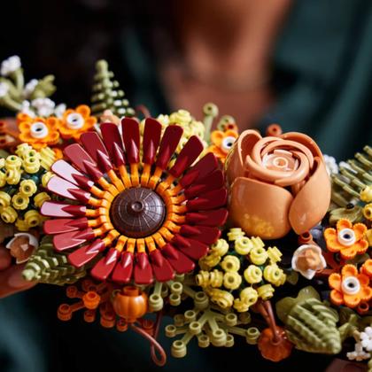 Imagem de LEGO Icons - Centro de Mesa de Flores Secas 812 peças - 4111110314