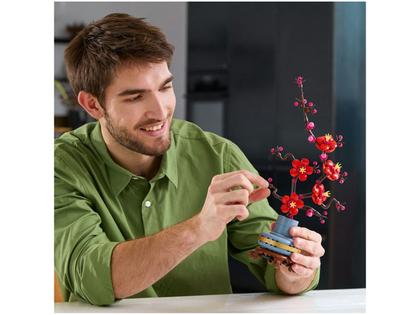 Imagem de LEGO Icons Flor de Ameixeira 10369