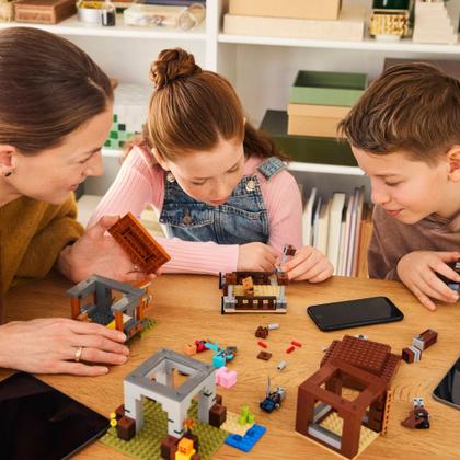 Imagem de LEGO Minecraft - O Posto Avançado do Saqueador e o Devastador