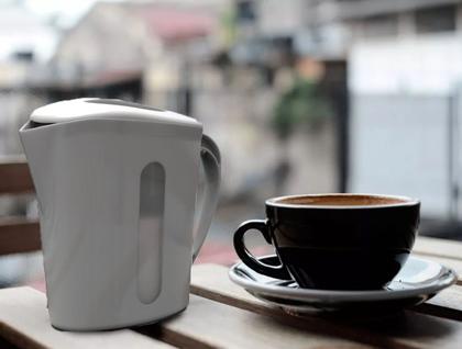 Imagem de Leiteira Jarra Plástica Para Micro-ondas Leite Suco Água Com Tampa E Alça 1 Litro Unitermi