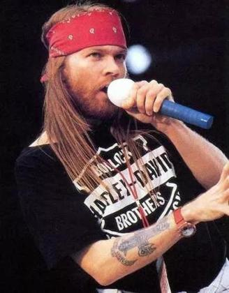 Imagem de Lenço Bandana Vermelha Algodão Rock Axl Rose Guns 55 X 55cm