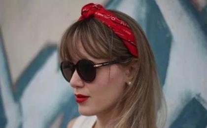 Imagem de Lenço Bandana Vermelha Algodão Rock Axl Rose Guns 55 X 55cm