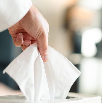 Imagem de Lenço facial Amazon Basics com loção de 2 camadas (300 unidades x 8)