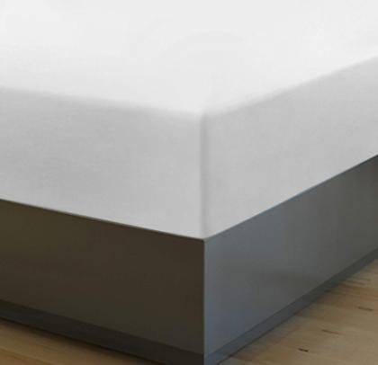 Imagem de Lençol com elástico Utopia Bedding, pacote totalmente branco com 2 microfibras