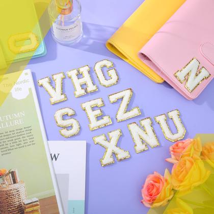 Imagem de Letter Patches Yilloog 104 unidades autoadesivas em chenille branco