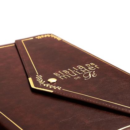 Imagem de Livro - Bíblia da Mulher de Fé, NVI, Letra Grande, Couro-soft vinho com fechamento carteira