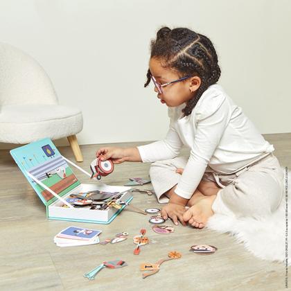 Imagem de Livro Magnético Infantil Brinquedo Didático Em Madeira Com Diversos Temas