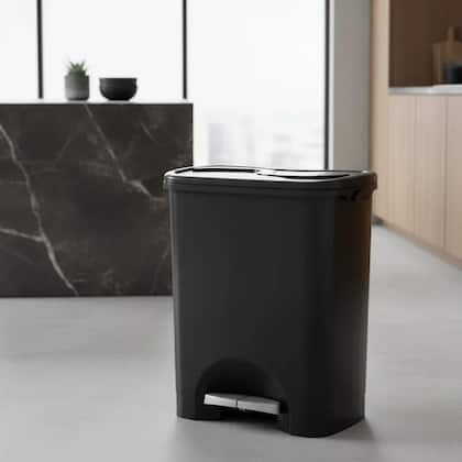 Imagem de Lixeira 45 Litros AGRAPLAST Plástico PRETA com Pedal Modelo 694 Cozinha, Lavanderia, Área de Serviço