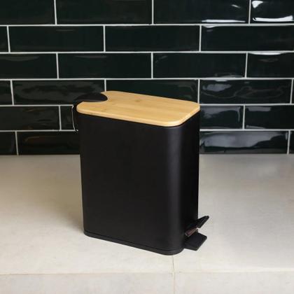 Imagem de Lixeira 5L Retangular de Metal com Pedal e Tampa em Bambu Preta Lyor