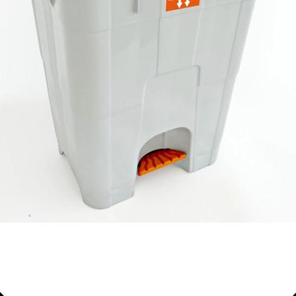 Imagem de Lixeira 60 Litros Com Pedal E Tampa Articulada E Alça