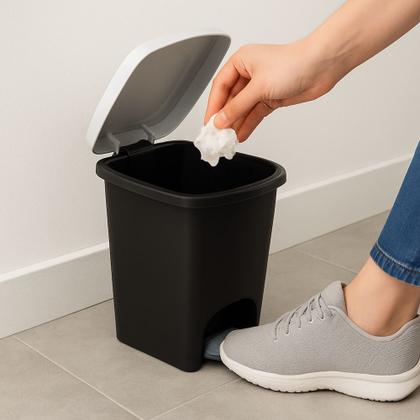 Imagem de Lixeira 7 Litros com Pedal e Tampa Basculante Compacta Escritório Banheiro Cozinha