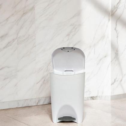 Imagem de Lixeira Banheiro Com Pedal Lixo Cozinha 7,5 Litros Reforçada