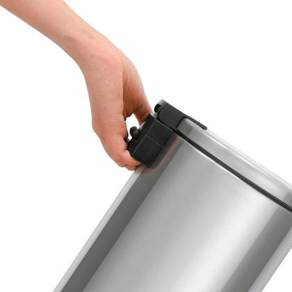 Imagem de Lixeira C/ Pedal Loop 12l Aco Inox C/ Acab. Polido (94547012) - Tramontina