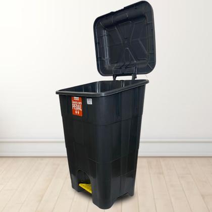Imagem de Lixeira com Pedal 30 litros Preta Reforçada Luxo Plastica Banheiro Sala Cozinha Quarto Escritório