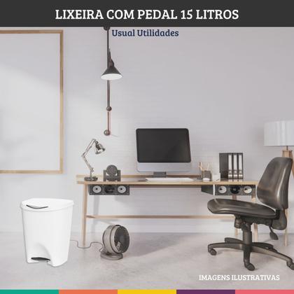 Imagem de Lixeira com pedal de cozinha e banheiro 15 litros de plástico