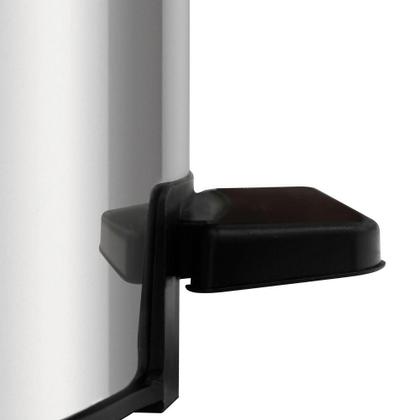 Imagem de Lixeira Com Pedal Loop Em Aco Inox C/ Acabamento Polido E Balde Interno 30 L (94547030) -tramontina