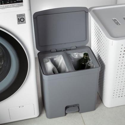 Imagem de Lixeira com Pedal Trium 30 L com Duplo Compartimento Branco Ou