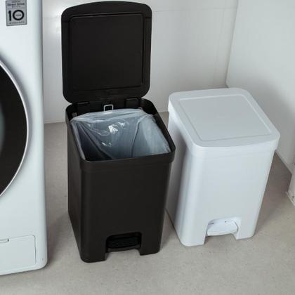 Imagem de Lixeira com pedal Trium Para Cozinha banheiro escritório OU 6 Litros lavabo Compacta Com anel oculta saco cor branco Com Tampa Resistente