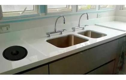 Imagem de Lixeira de embutir inox 8 litros com tampa preta para pias e churrasqueiras 