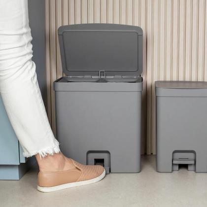 Imagem de Lixeira de Pedal Trium 20L Chumbo Fechado - Ou