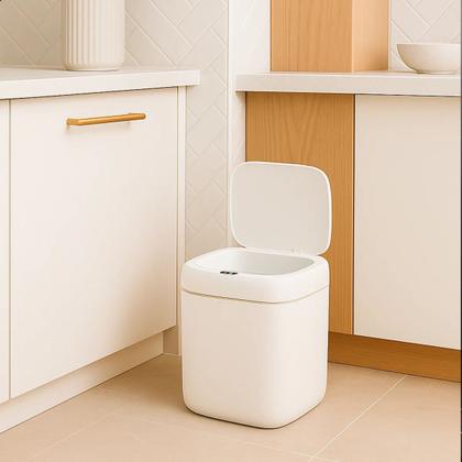 Imagem de Lixeira eletrica por sensor aproximação 14 litros quadrada