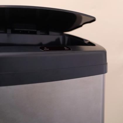 Imagem de Lixeira galvanizada automatica 20l retangular oikos aço inox