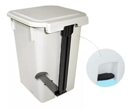 Imagem de Lixeira Hospital Branca Com Pedal 50l Com Saco De Lixo Kit 3
