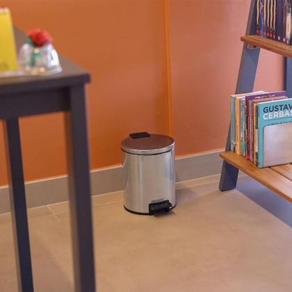 Imagem de Lixeira Inox Tramontina Com pedal Loop 3L Fechamento Softclose 94547/003