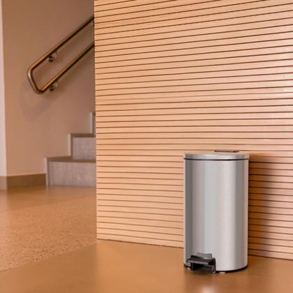 Imagem de Lixeira Loop Aço Inox Polido Balde Interno e Pedal 5 Litros - Tramontina 94547/005