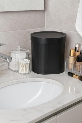 Imagem de Lixeira para Pia de 2,5 Litros Preta Xplast Home