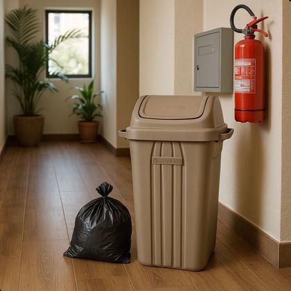 Imagem de Lixeira Plástica Com Tampa Basculante 30L Sanremo