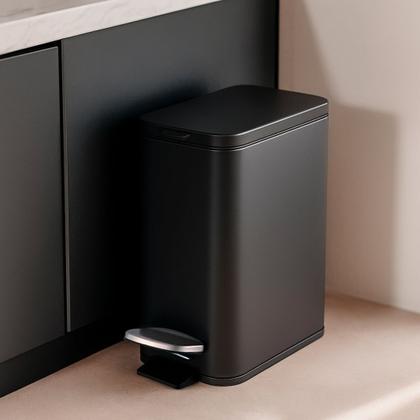 Imagem de Lixeira Retangular Com Pedal e Balde 5 L Aço Carbono Cor Preto Linha Frame Brinox