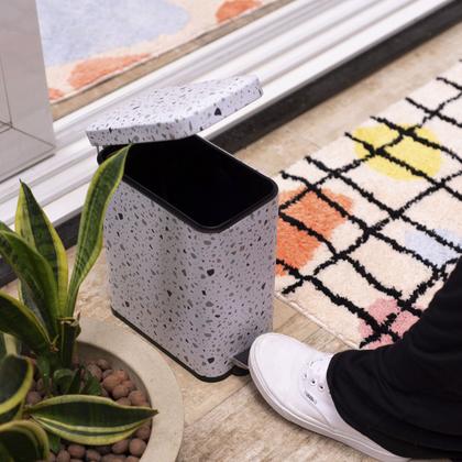 Imagem de Lixeira retangular de metal com pedal granilite 5L - Oikos