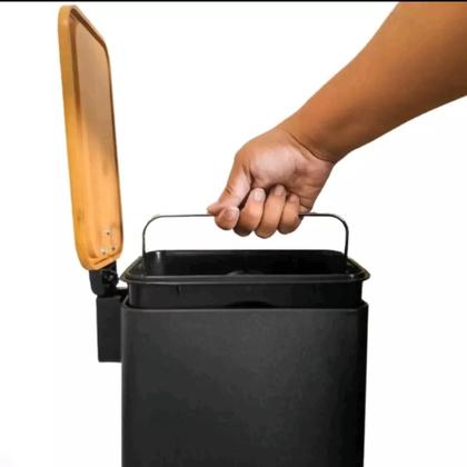 Imagem de Lixeira Retangular Pedal 5L Preta Metal E Bambu Banheiro