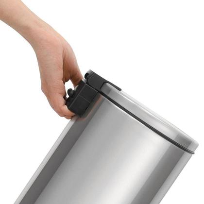 Imagem de Lixeira Tramontina Loop Com Pedal 3L Redonda Inox Polido