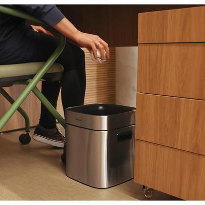 Imagem de Lixeira tramontina quadrada 8l em aço inox acetinado 94540/108