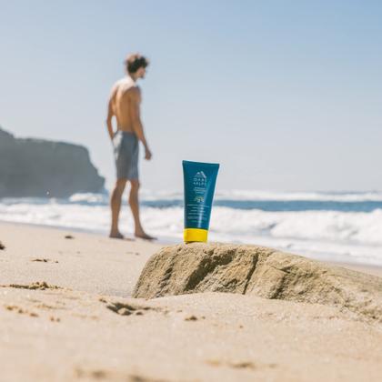 Imagem de Loção corporal protetora solar Oars + Alps Everyday SPF 35 180 ml, pacote com 2 unidades