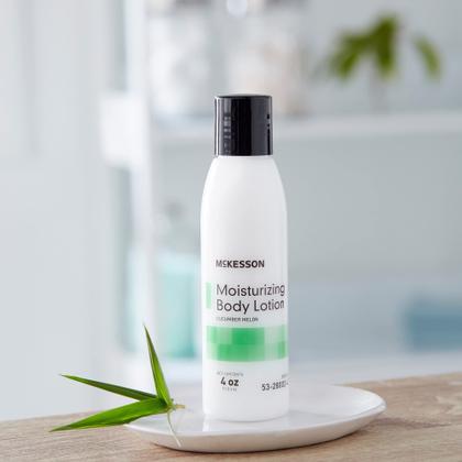 Imagem de Loção para mãos e corpo McKesson hidrata 120 ml de pele frágil